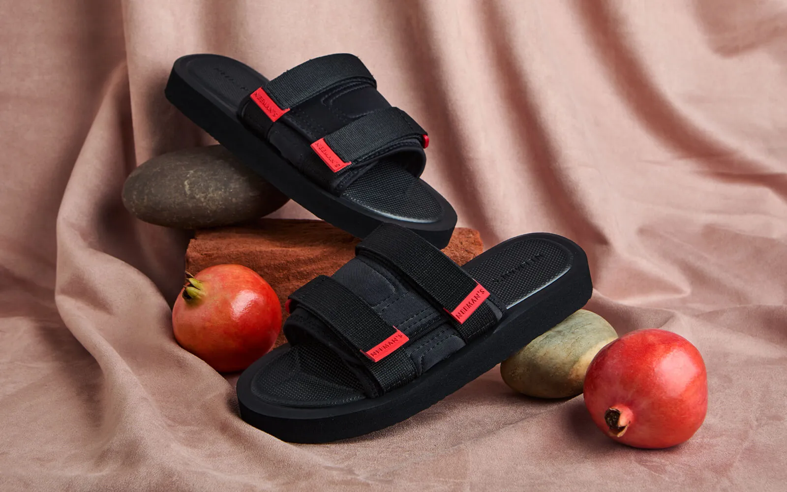 Breezy Fluff Sandals : Black