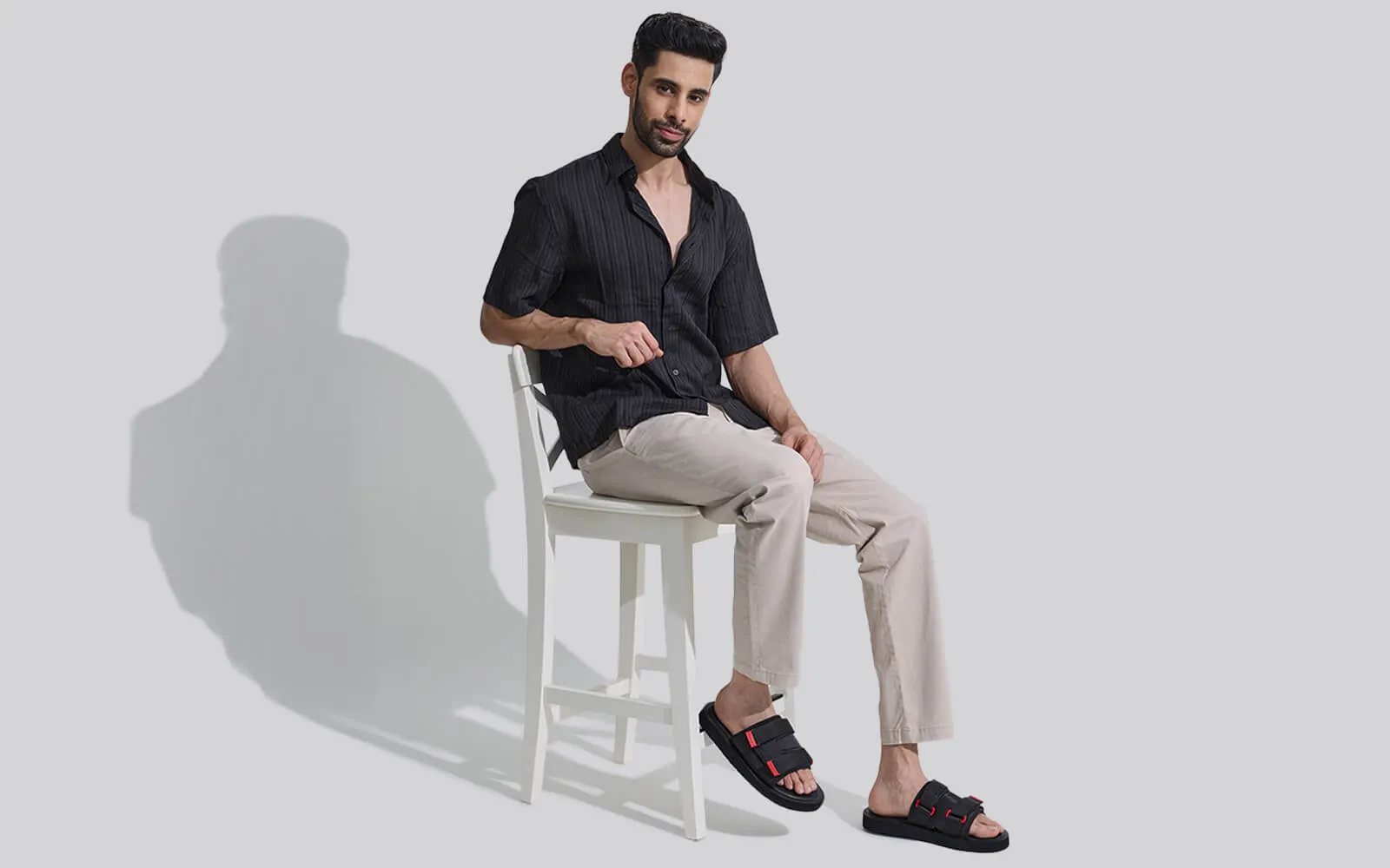 Breezy Fluff Sandals : Black