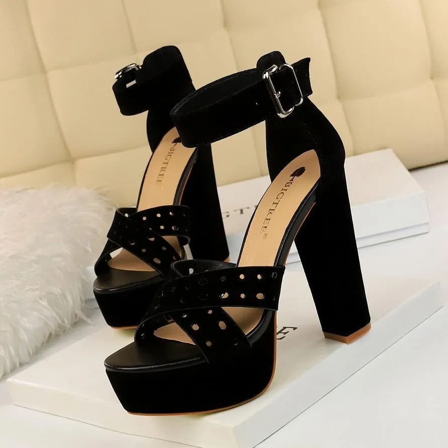 Chicvane Suede Criss Cross Straps with Buckle Chunky Heel Sandals