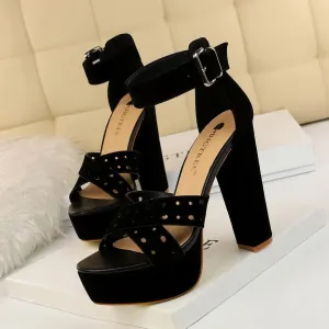 Chicvane Suede Criss Cross Straps with Buckle Chunky Heel Sandals