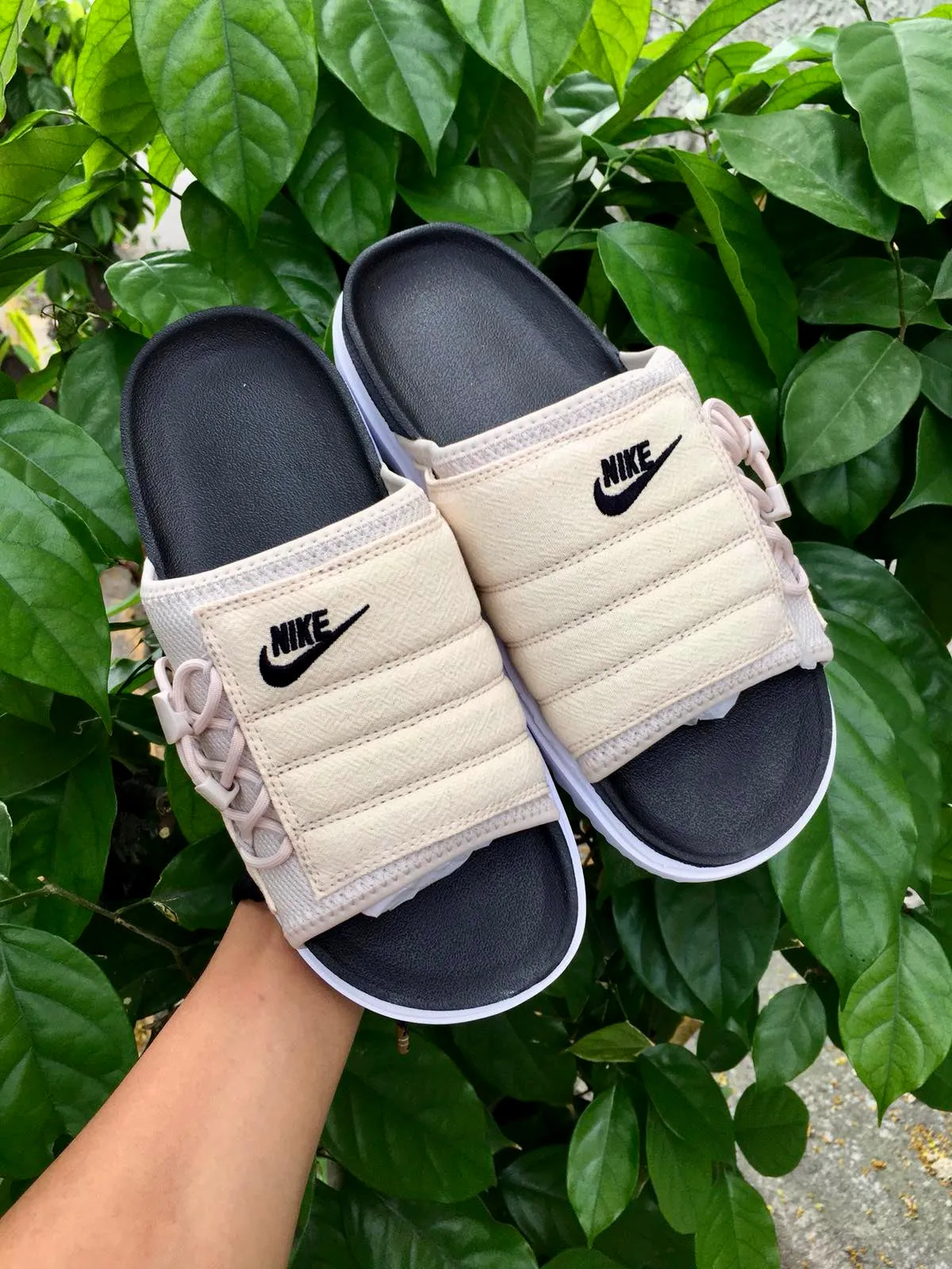 Men's Nike Asuna Embroidered Premium Slides (Desert Sand/White/Black)(CI8800-010)