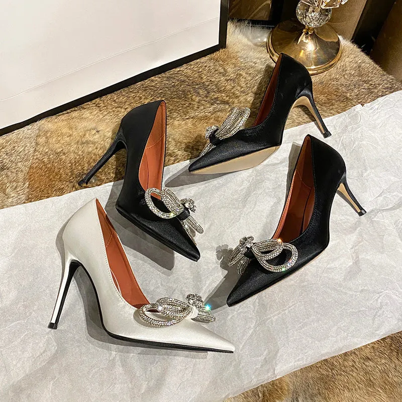 NELIA HEELS